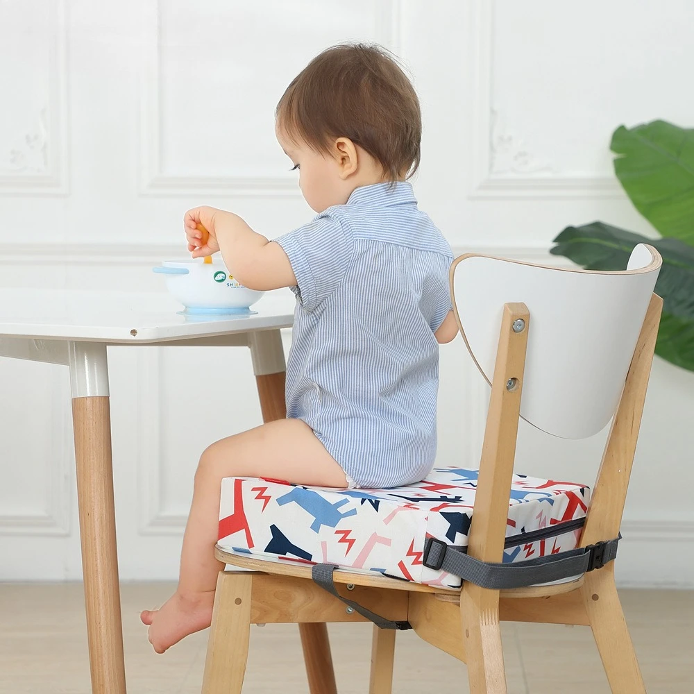 Asiento elevador portátil para bebés con funda de dibujos animados