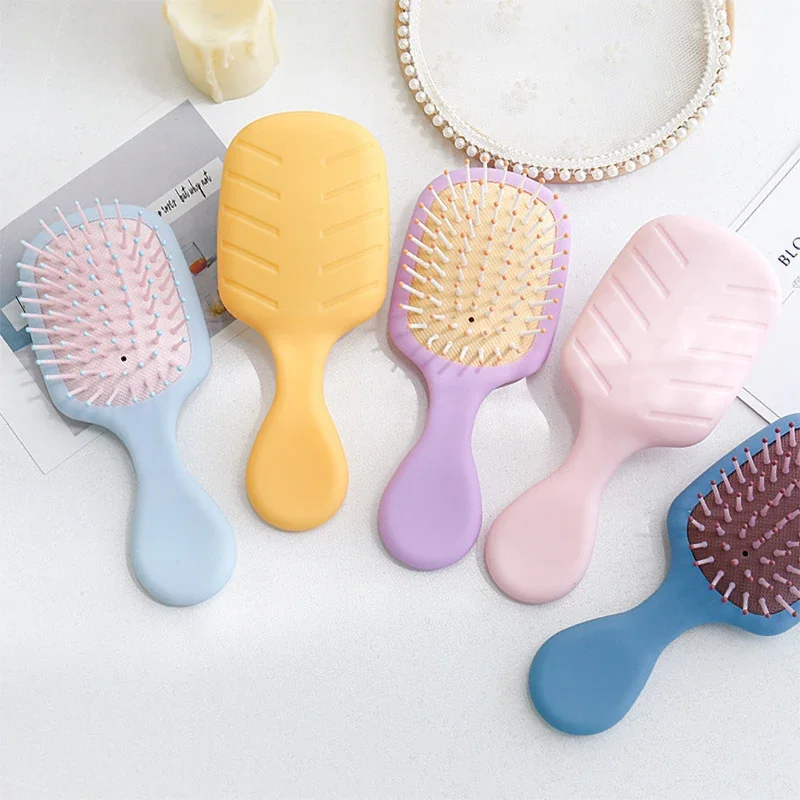 Mini cepillo pelo bebé con cojín de aire – Suave y portátil - imagen 5
