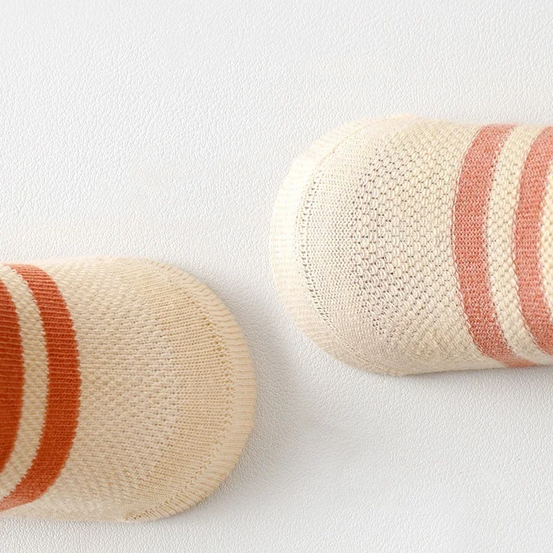 Calcetines de bebé transpirables de verano para niños y niñas, calcetines antideslizantes de Color sólido para bebés, calcetines de algodón suave para actividades en interiores para niños - imagen 2