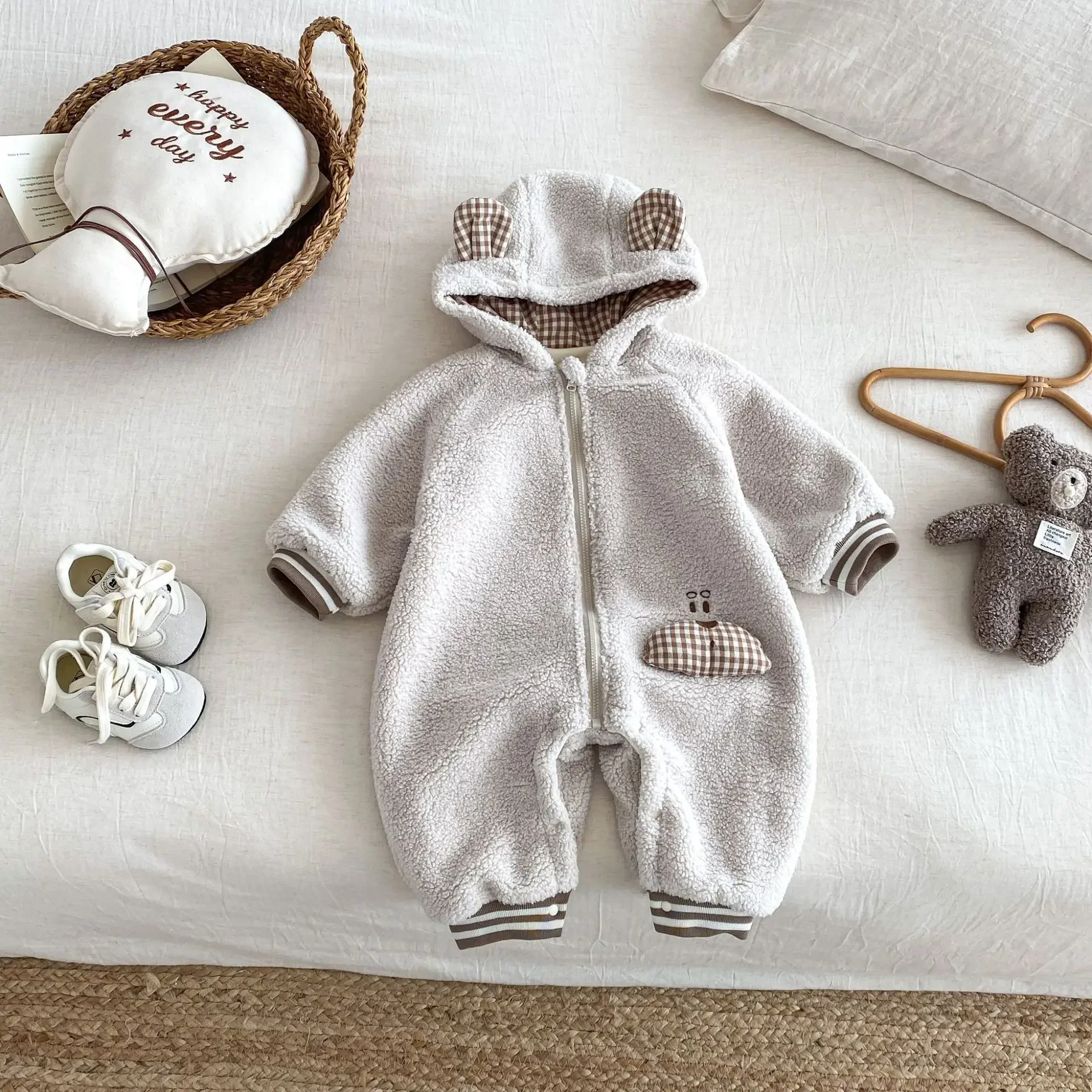 2025 Pelele a cuadros con capucha y forro polar de invierno, monos con capucha de oso lindo, traje para recién nacidos y bebés - imagen 4