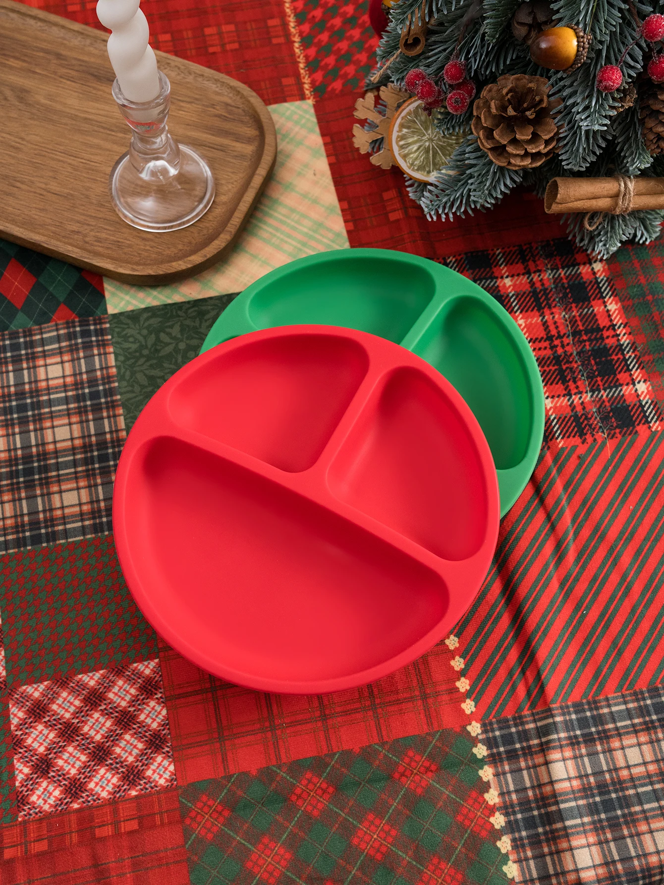 Color niños 1 pieza sin BPA plato de comedor de silicona para bebé con ventosa plato de alimentación de entrenamiento para niños vajilla para niños suministros de Navidad - imagen 2