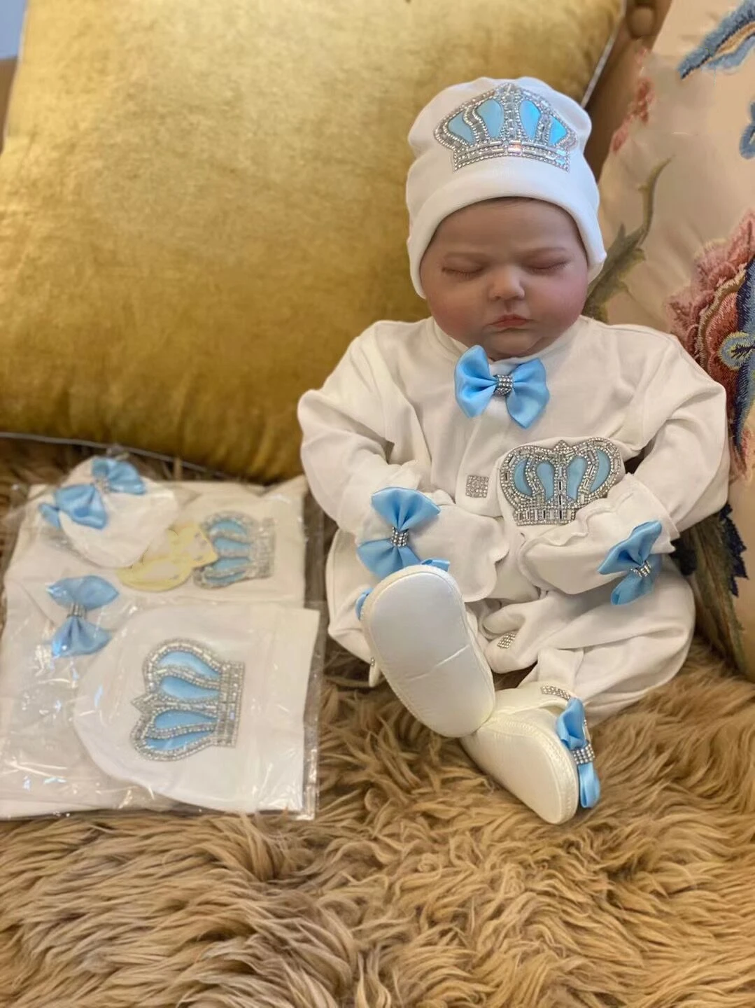 Gorro infantil para niñas y niños recién nacidos, zapatos, guantes, corona Paicifer, joyería, pijamas con alas, conjunto de 4 Uds de pavo ostentoso de lujo, peleles para bebés - imagen 3