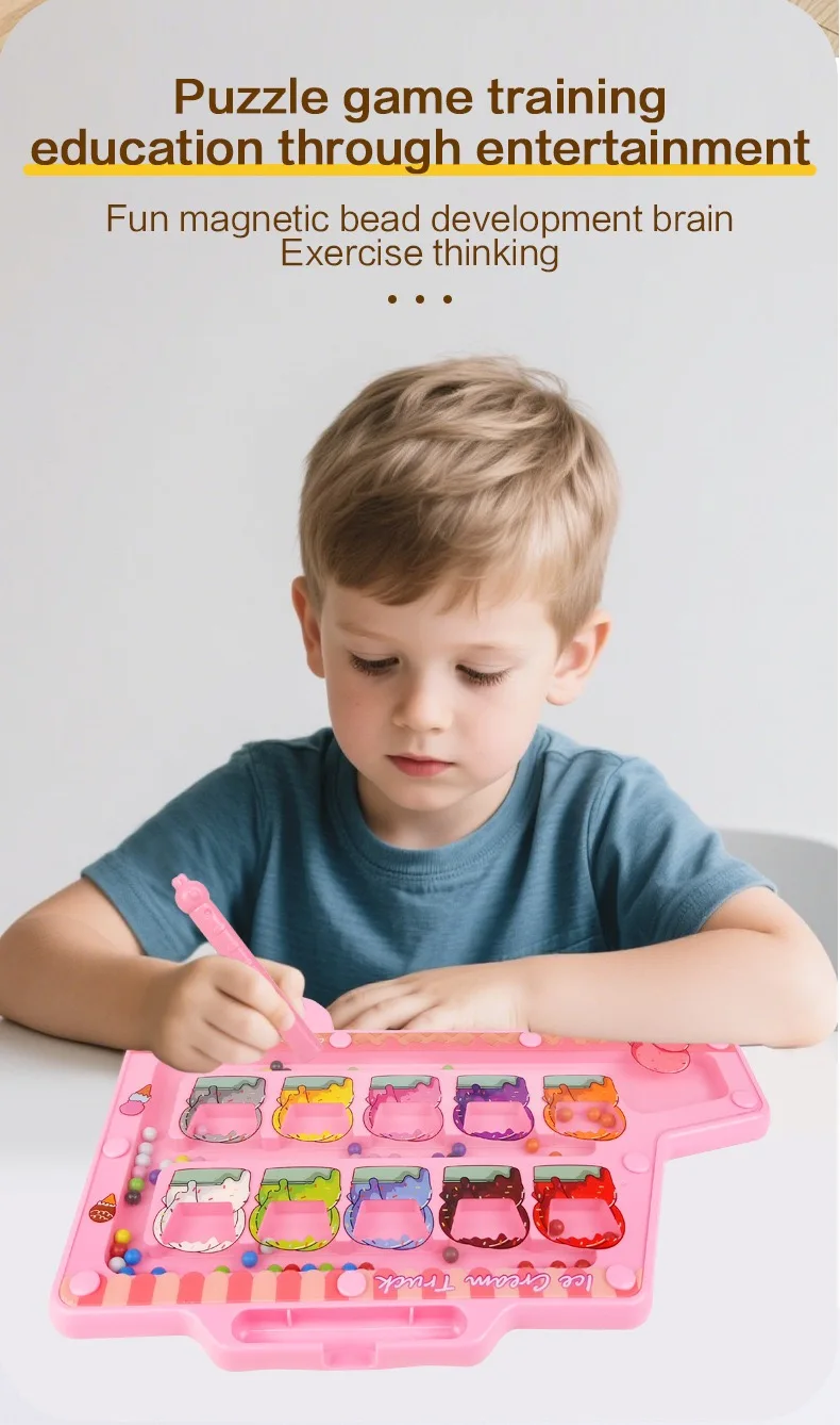 Niño manipulando cuentas magnéticas desarrollando concentración