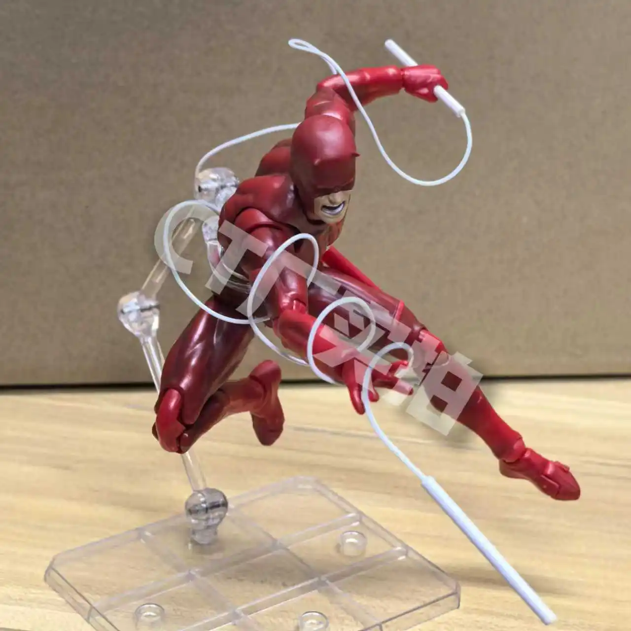 Figura de acción Daredevil Mafex versión cómica – Colección Marvel - imagen 2