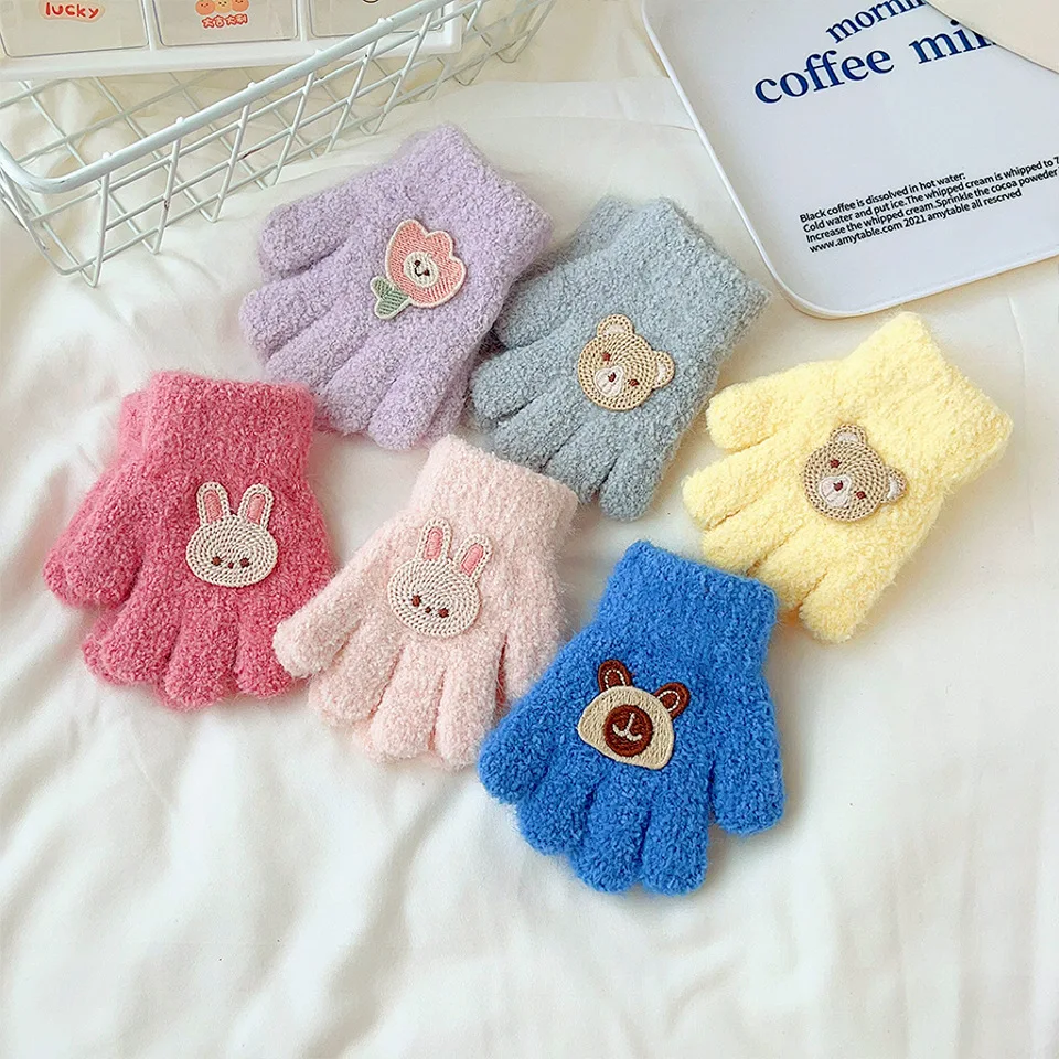 Guantes bonitos de dibujos animados para niños, guantes cálidos de cinco dedos para bebés Kawaii de otoño e invierno, guantes de felpa de Color sólido, mitones de 1-3 años - imagen 2