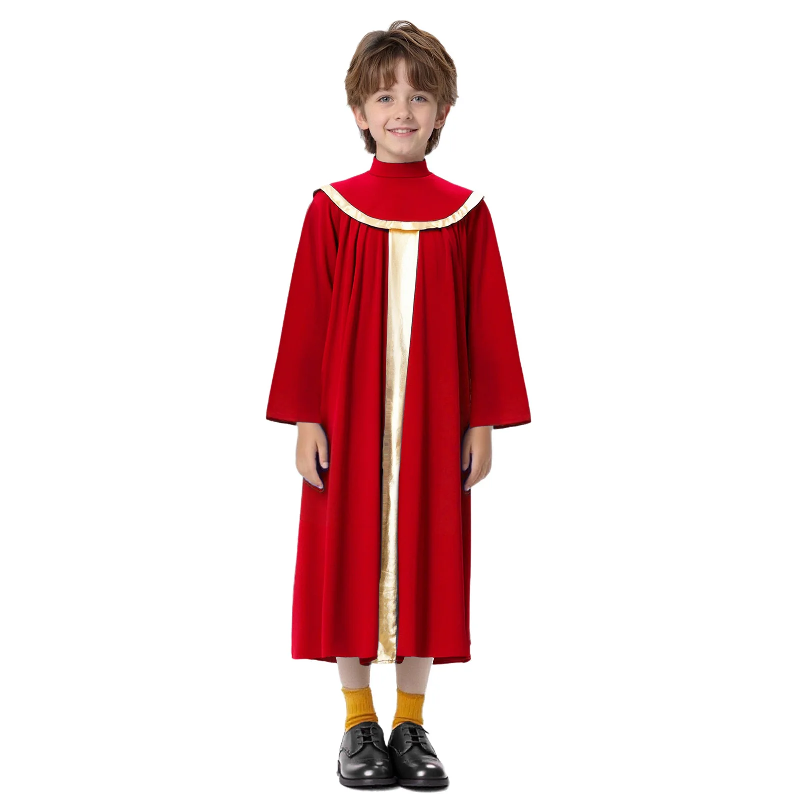 Niño usando el traje en un coro