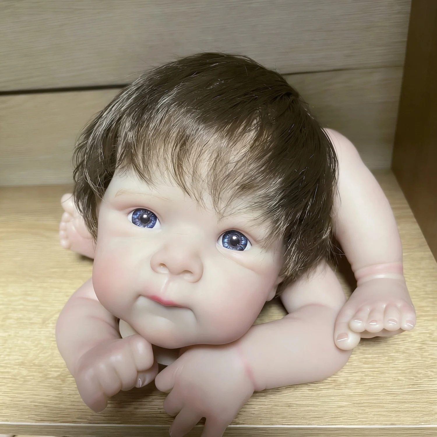 Muñeca Reborn Bettie pintada con pelo injertado y cuerpo de tela - imagen 3
