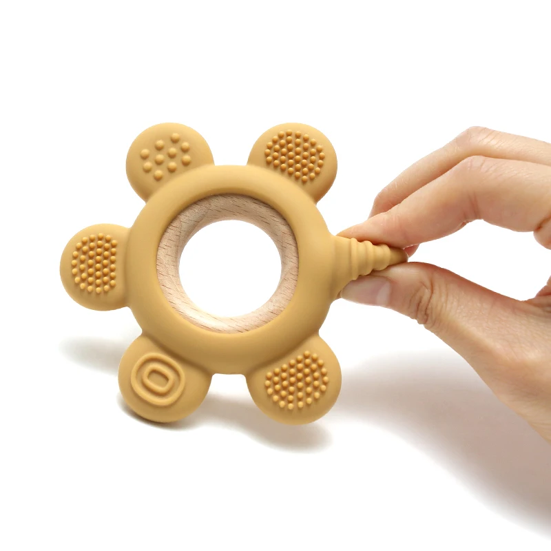 Mordedor de bebé de madera y silicona con forma de flor - imagen 2