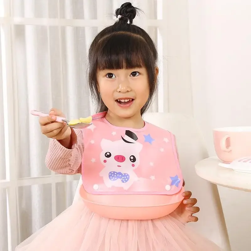 Baberos de silicona impermeables para bebé recién nacido, delantales de alimentación de dibujos animados, bata ajustable, Bandana, Baberos, paños para eructar, cosas para bebé Unisex