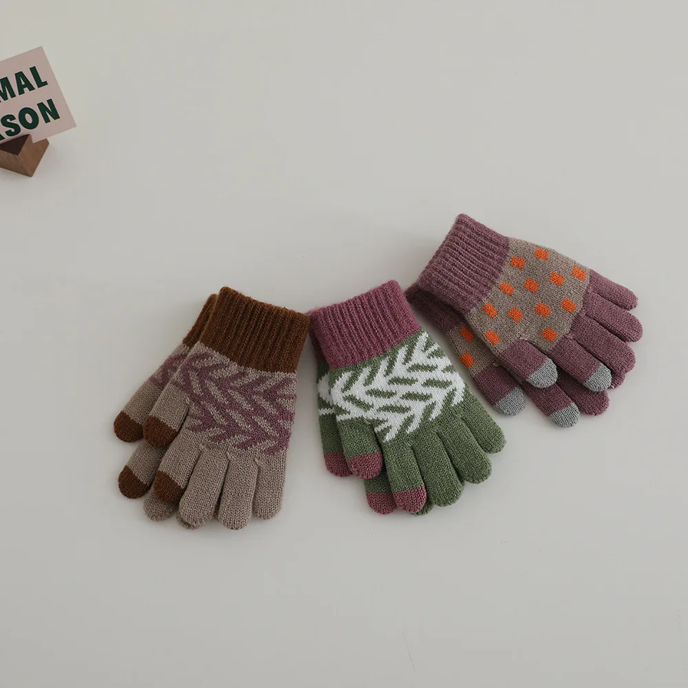 Guantes Retro de Jacquard para niños de 2 a 6 años, manoplas con dedos completos peludas de felpa para bebé, guantes de escritura suaves para mantener el calor, novedad de invierno - imagen 3