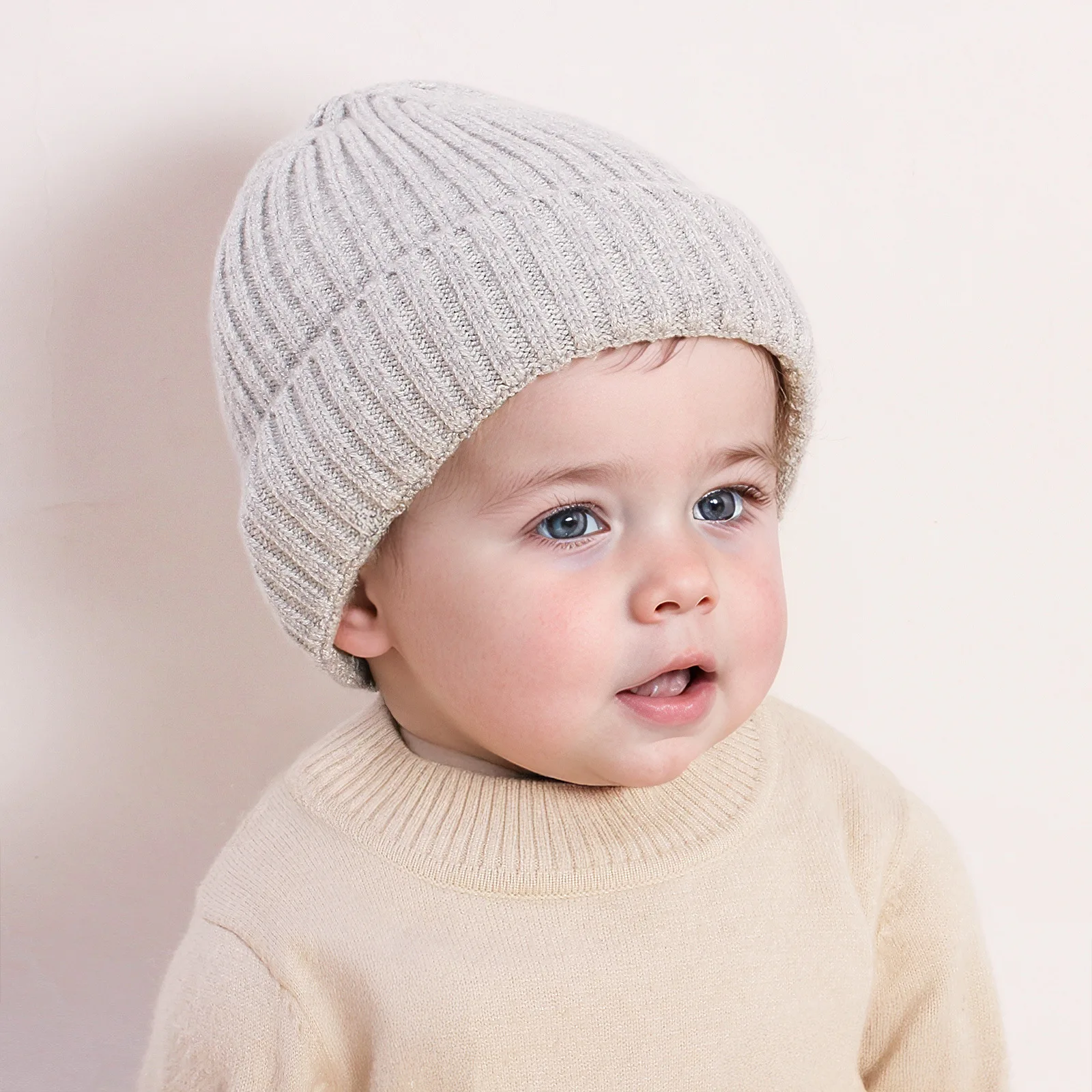 Gorro de punto para bebé, vista trasera