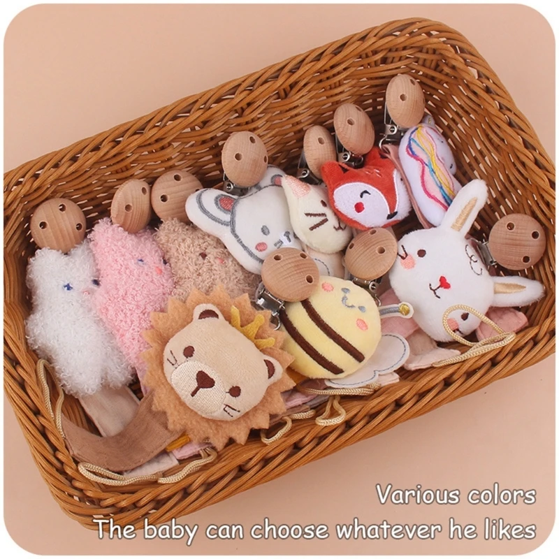 Bebé usando cadena clip chupete - confort y seguridad