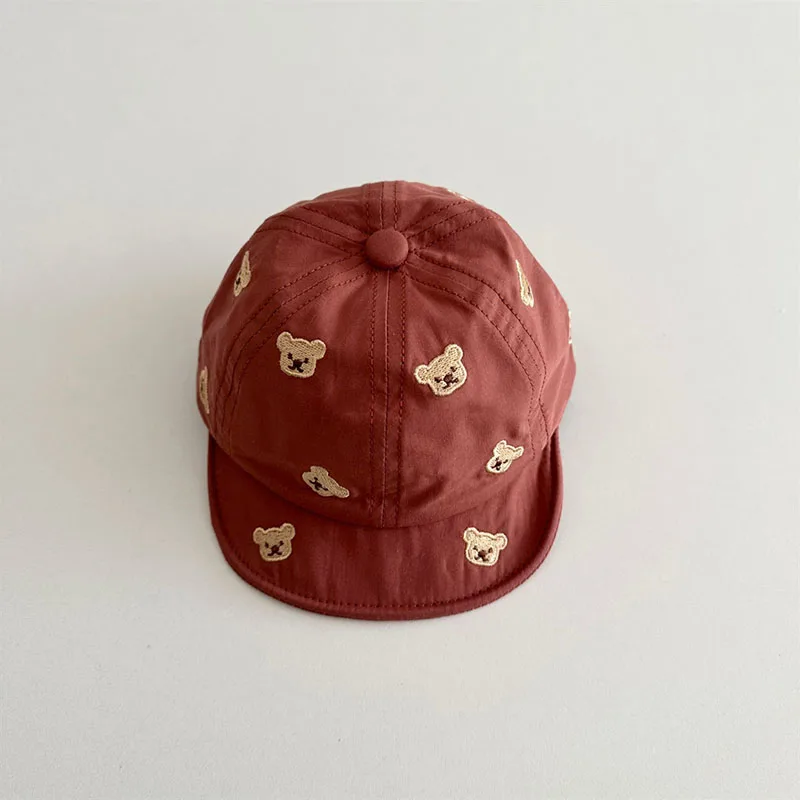 Gorra de béisbol ajustable con visera plana y osito bordado - imagen 4