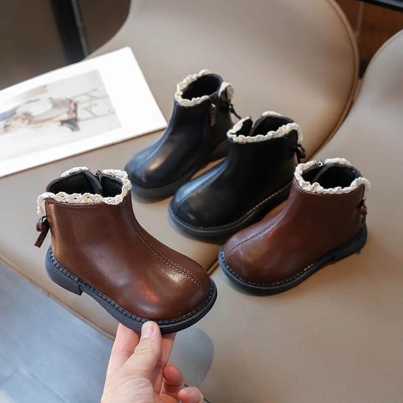 2025 Bota para niña Otoño e Invierno botines cortos para niños Zapatos de princesa de cuero PU Botas cálidas de algodón para bebé Zapatos Niña