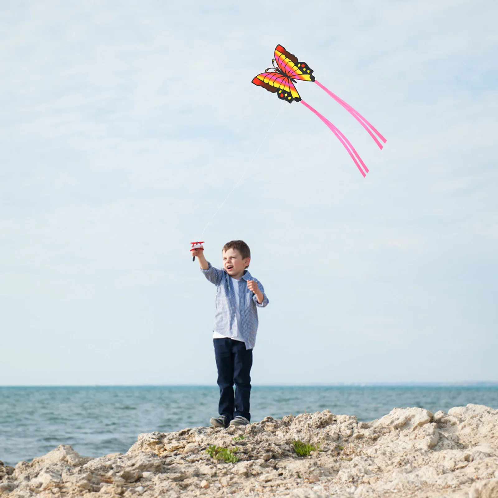 1 Juego de 1 Juego de cometa en forma de triángulo de colores brillantes para niños, peso ligero volador, cable de 30M incluido, cometa de mariposa de dibujos animados para niños - imagen 3