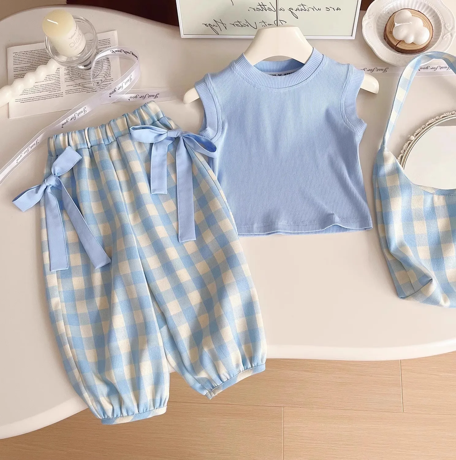 Ropa de verano de 3 piezas para niña, moda coreana, bonito lazo a cuadros, Tops azules sin mangas, pantalones sueltos y bolsa, ropa de Boutique para niños BC15 - imagen 3