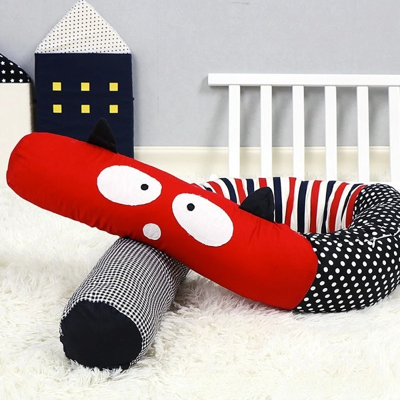 2025 Nuevo parachoques de cuna de bebé rojo de dibujos animados: barandilla anticolisión, acolchado suave, estampados lindos, protector de sueño seguro para bebés