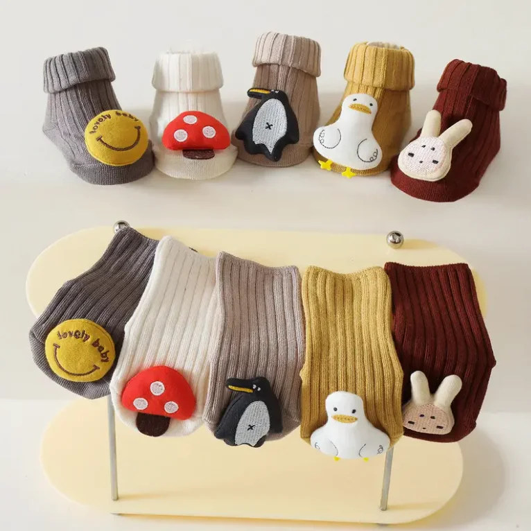 Calcetines juguetones para bebé, transpirables y antideslizantes para uso interior/exterior, calcetines para bebé, calcetines infantiles de punto suave con diseños juguetones - imagen 3