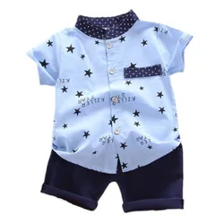 Conjunto veraniego para bebé de piezas: camisa y shorts, cómodo