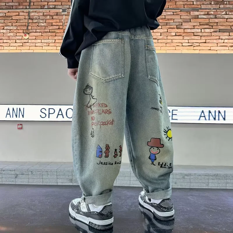 Pantalones vaqueros con estampado graffiti para niño - imagen 3