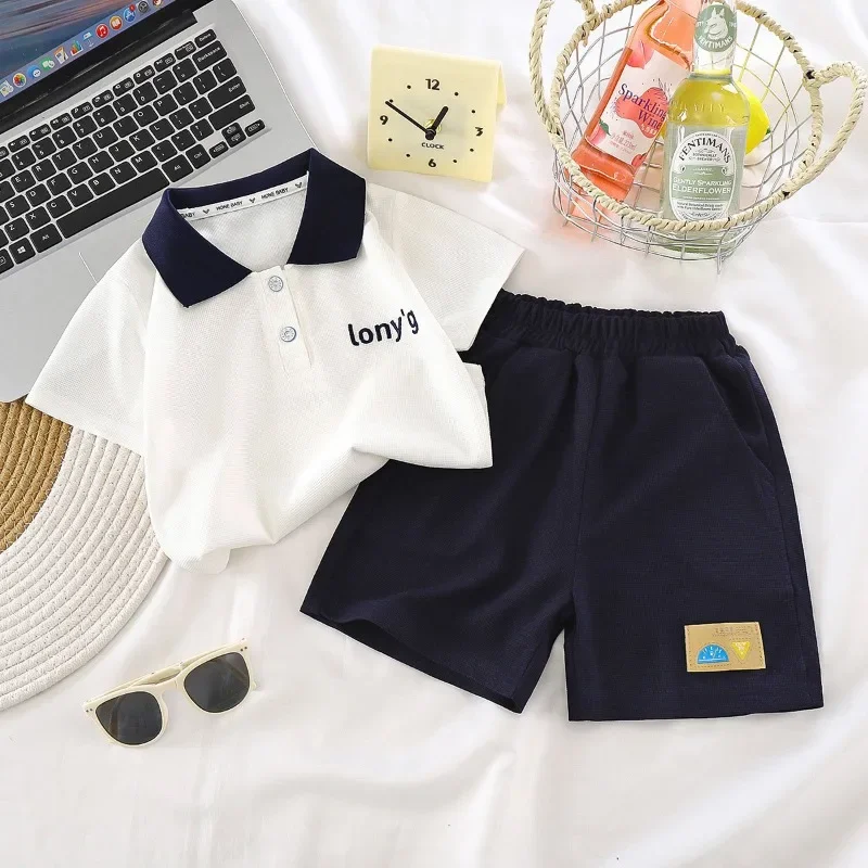 Conjunto infantil de polo y bermudas en punto gofre para verano - imagen 5