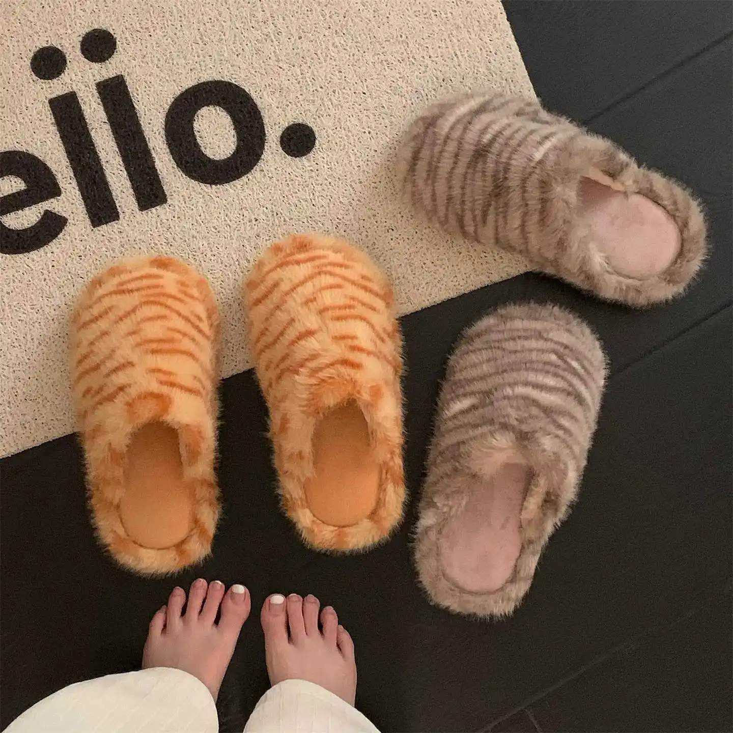 Pantuflas suaves de pelo sintético para niñas – Estampado leopardo - imagen 4
