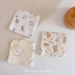 Toalla con babero para bebé de algodón – Estampado floral