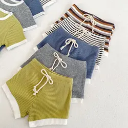 Conjunto verano bebé con camiseta rayas de cuello redondo y bombacho