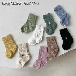 Calcetines de algodón para bebé con letras R – primavera/otoño