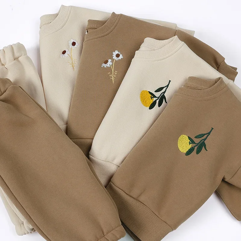 MILANCEL Ropa para niños Sudadera con capucha de lana y pantalones largos 2 piezas Traje de sudadera para niños Traje deportivo bordado