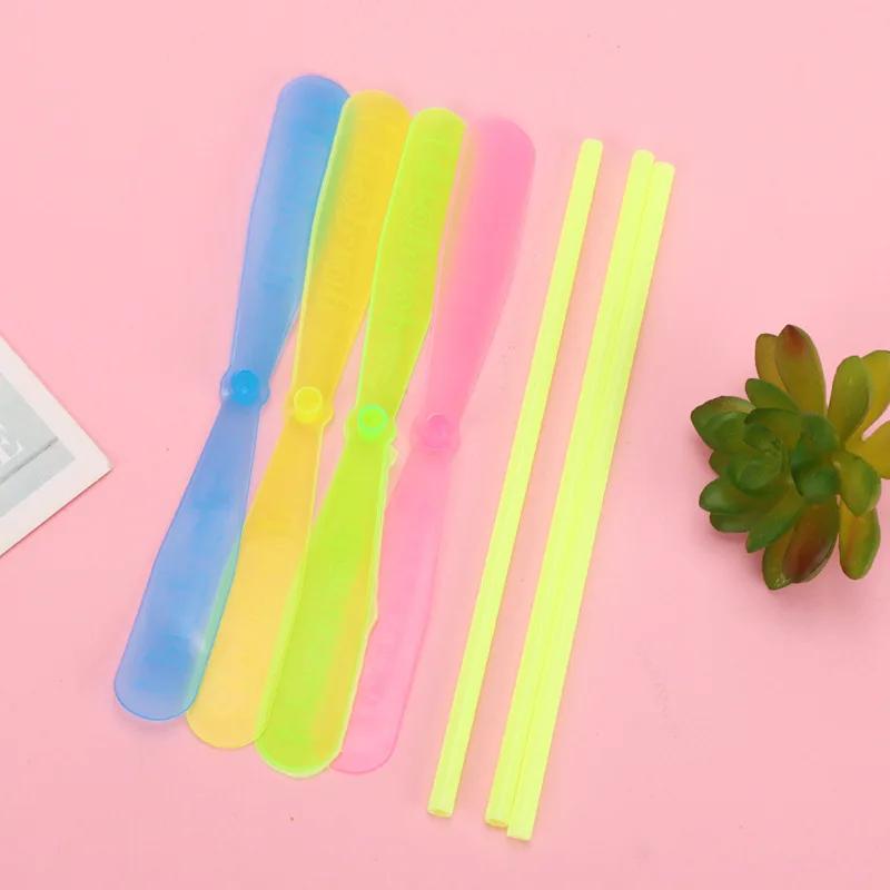 Hélice voladora de empuje manual con forma de libélula de bambú de plástico, juego de deportes al aire libre, juguete para regalo para niños, flecha voladora giratoria, juegos al aire libre - imagen 5