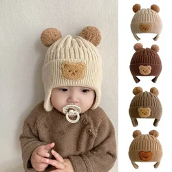 Gorro de lana con protección auditiva para bebé