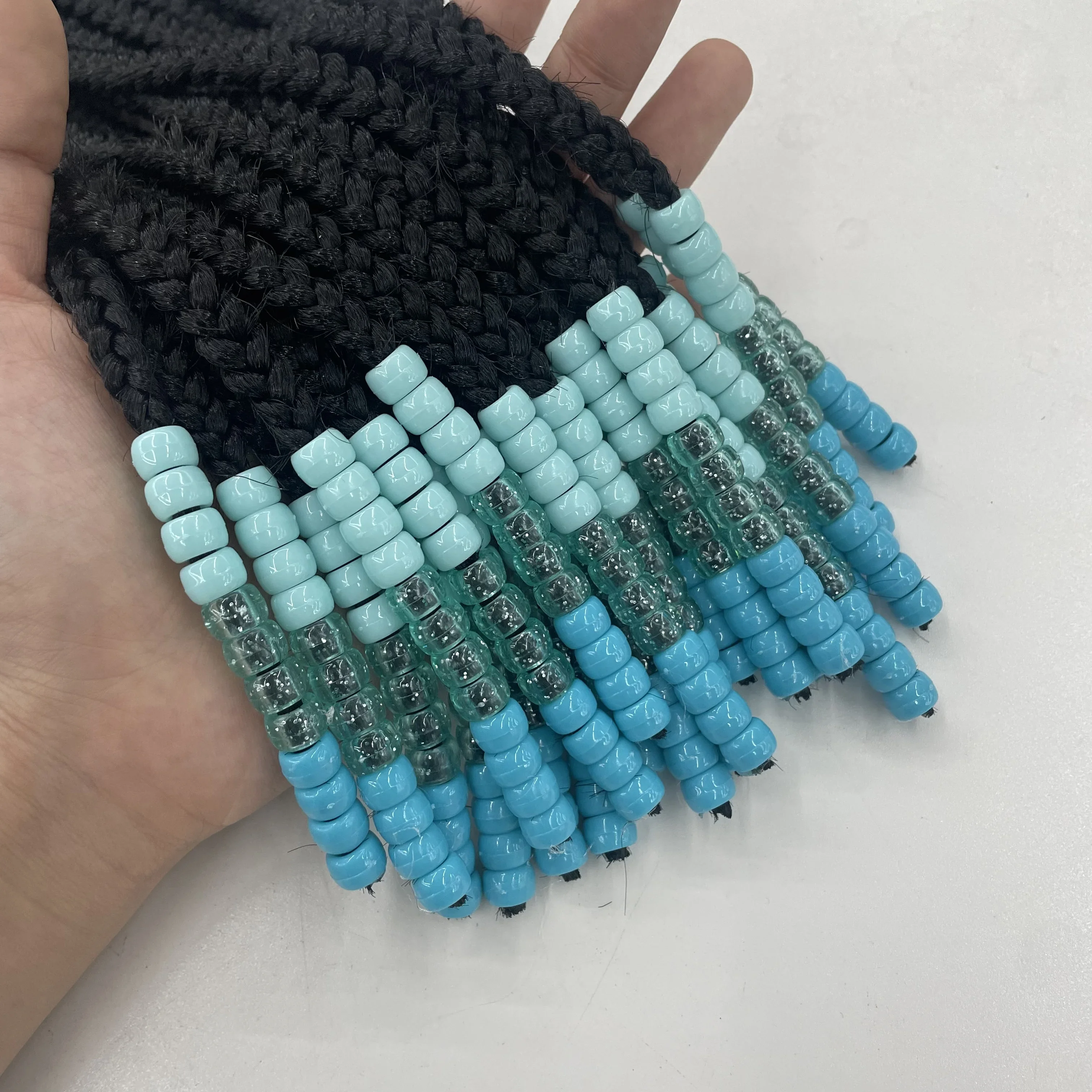 Extensiones de rastas infantiles fáciles con clip y peinado trenzado - imagen 4
