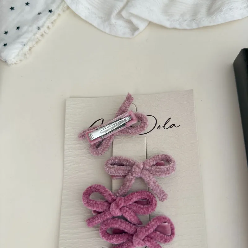 Paquete de 4 pinzas para el pelo con lazo de felpa para niños y niñas, Clips a presión laterales de Color degradado INS suaves, accesorios bonitos para el cabello para flequillo fino - imagen 4