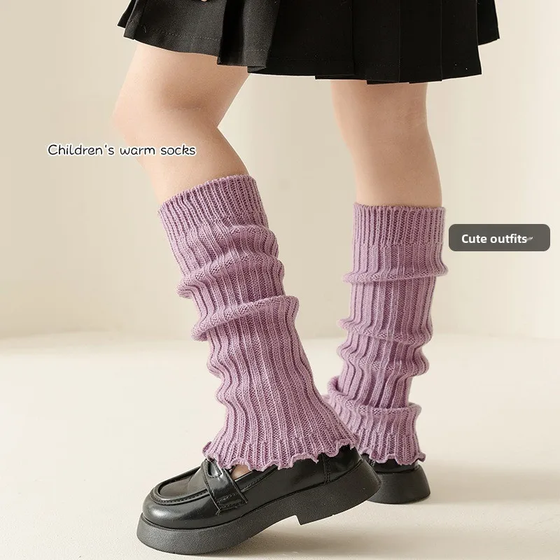 Calcetines de punto de estilo coreano de primavera-otoño para niñas: calcetines de media pantorrilla JK holgados con volantes de clase A, cálidos y de moda para niñas con estilo.