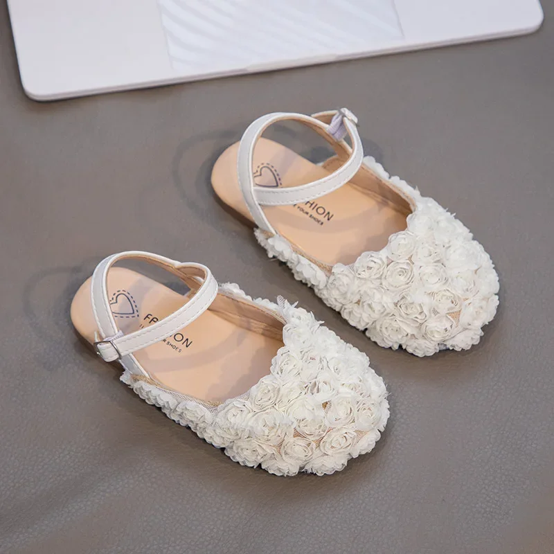 Zapatos de moda para chicas, zapatos de princesa con flores, nuevos zapatos para niños, punta redonda, medio bolso, sandalia, suela suave, medias zapatillas, zapatos antideslizantes para chico