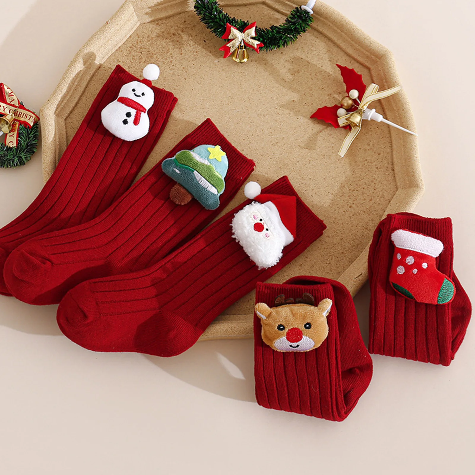 Suefunskry Calcetines lindos de media pantorrilla para bebés pequeños Calcetines navideños de algodón suave con decoración de Papá Noel/muñeco de nieve