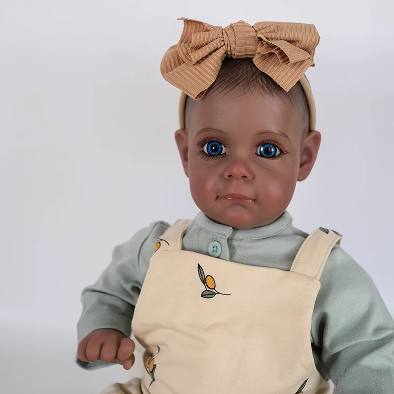 Muñeca reborn Maggie Genesis de piel oscura realista - imagen 2