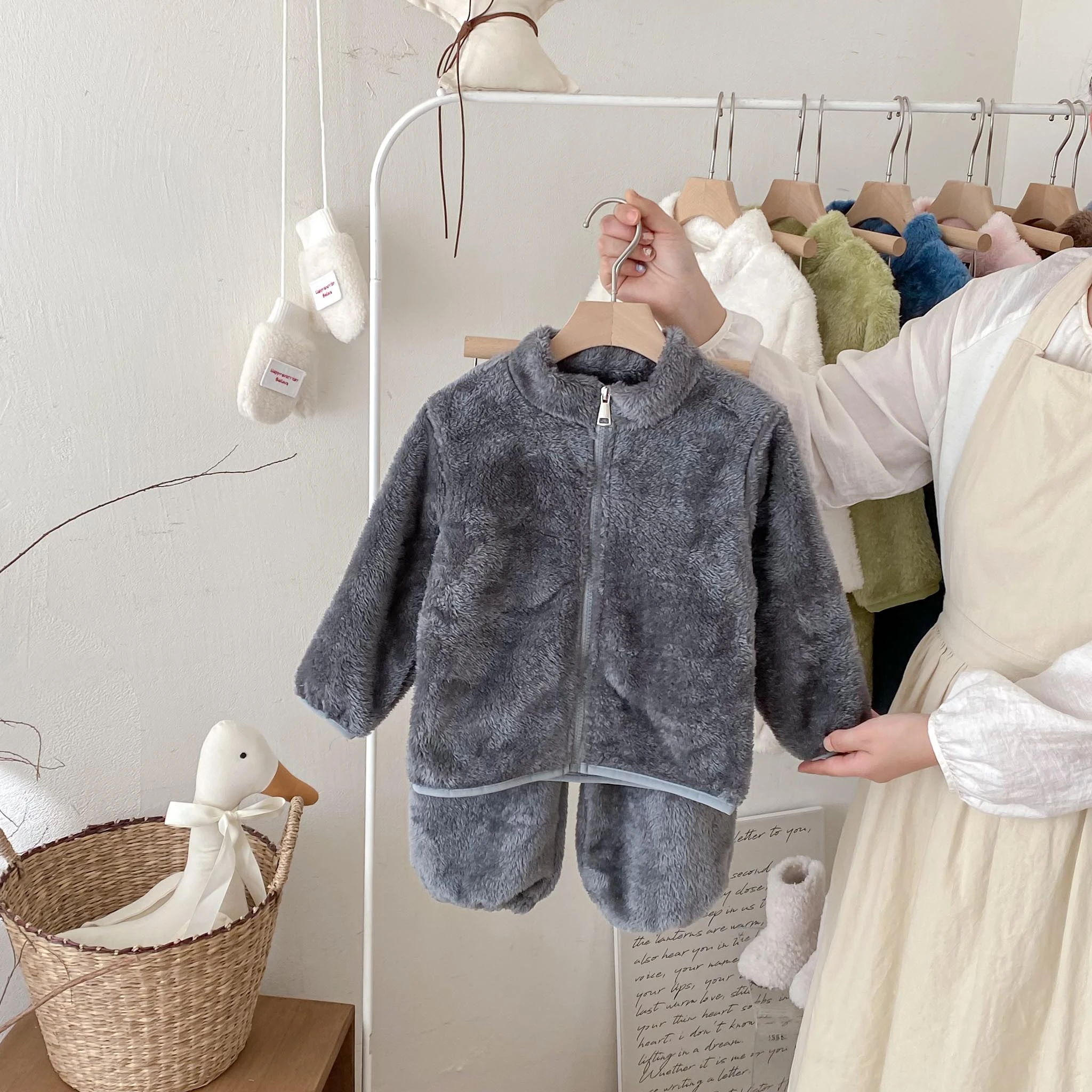 Conjuntos de felpa de Color liso para bebé, disfraz de otoño e invierno, abrigos de manga larga + Pantalones, 2 uds., Tops sencillos de terciopelo, conjunto de pantalones sueltos - imagen 5