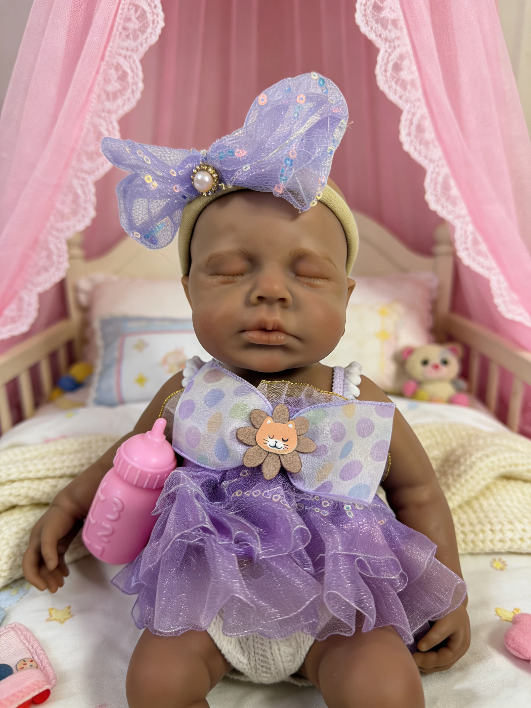 Muñeca reborn LouLou de silicona – Bebé niña de piel oscura - imagen 5