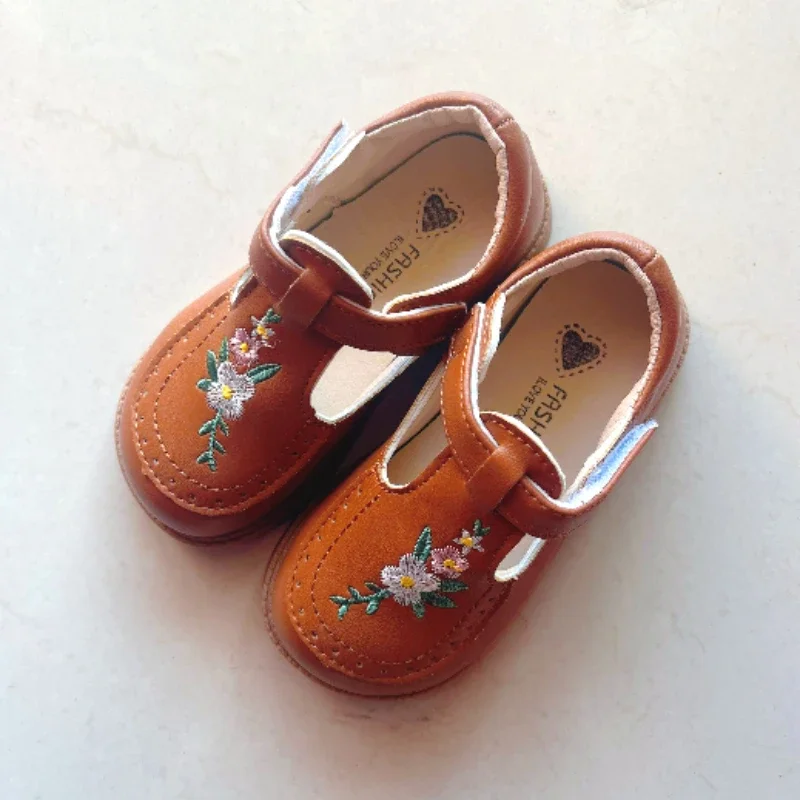 Zapatos bordados antideslizantes de cuero PU para niñas - imagen 5