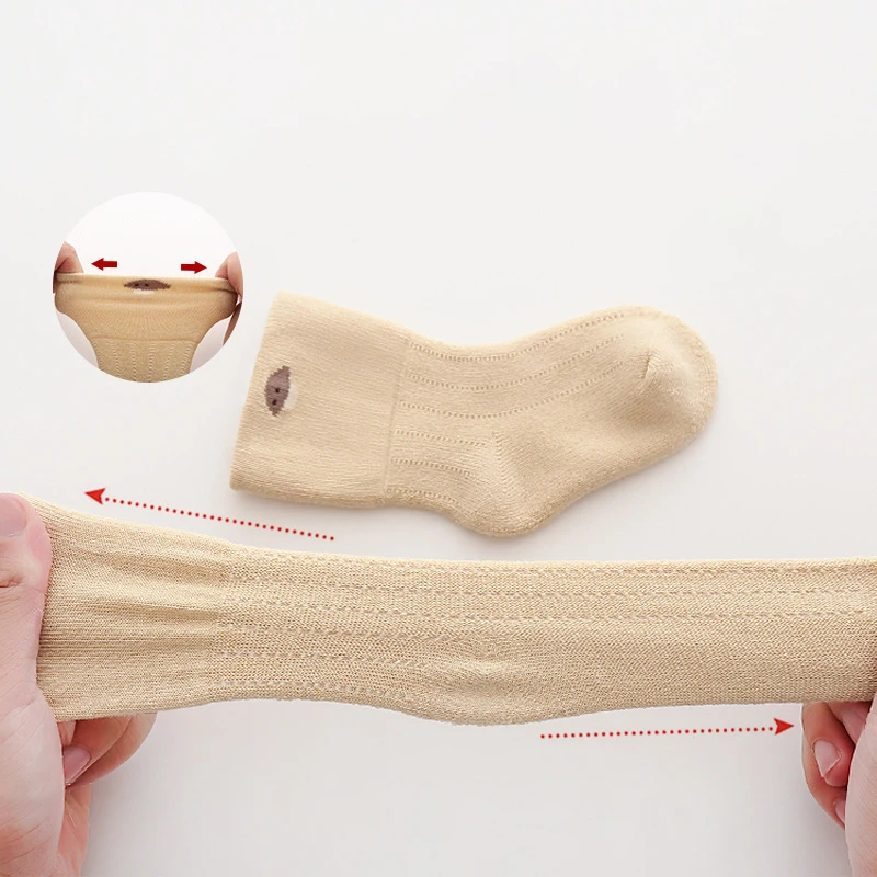 Bonitas zapatillas térmicas de algodón para dormir en casa, medias gruesas y cálidas para invierno, calcetines para bebés, niños y niñas, 2023 - imagen 5