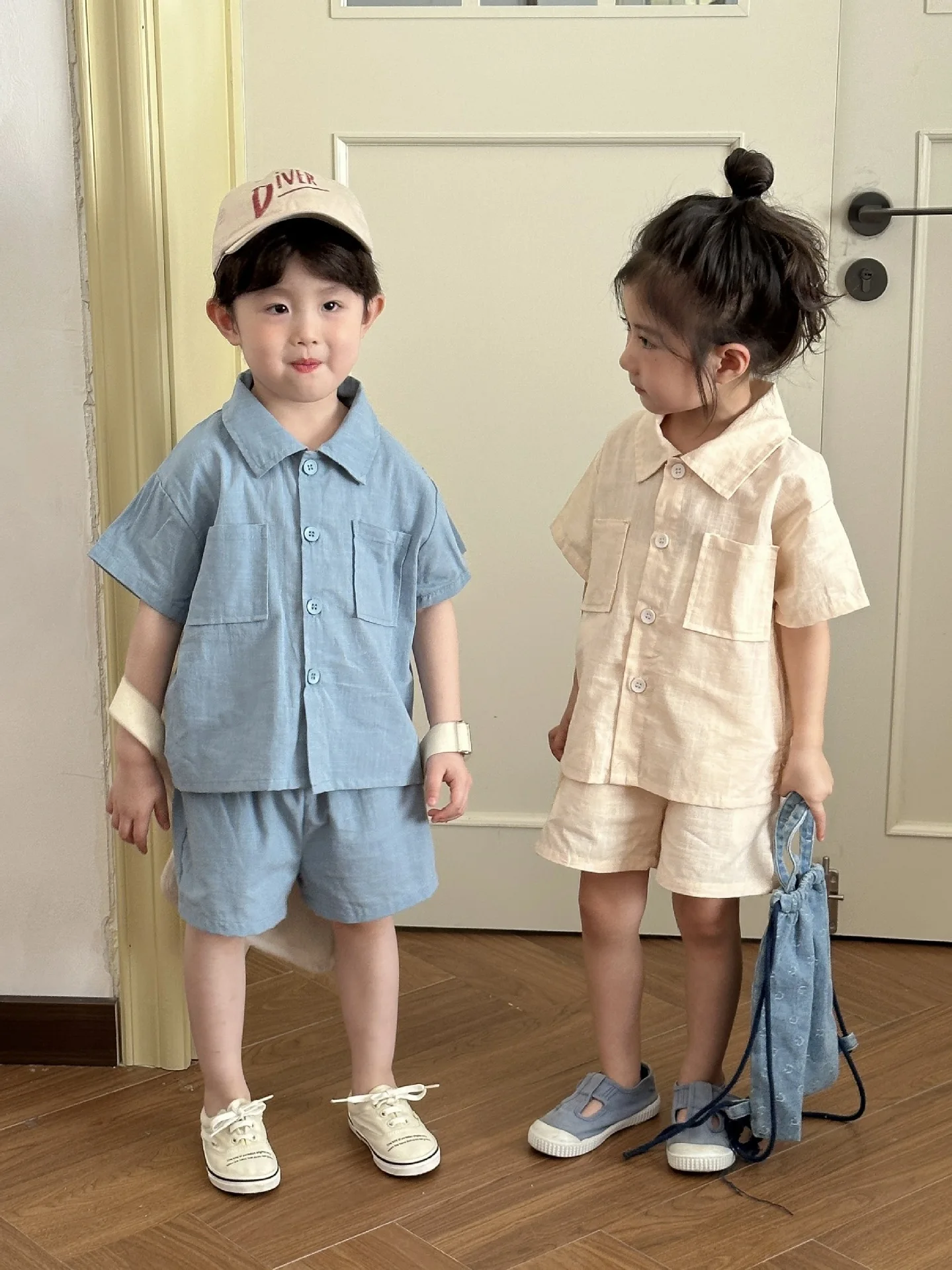 Camisa de algodón con cuello vuelto para niño