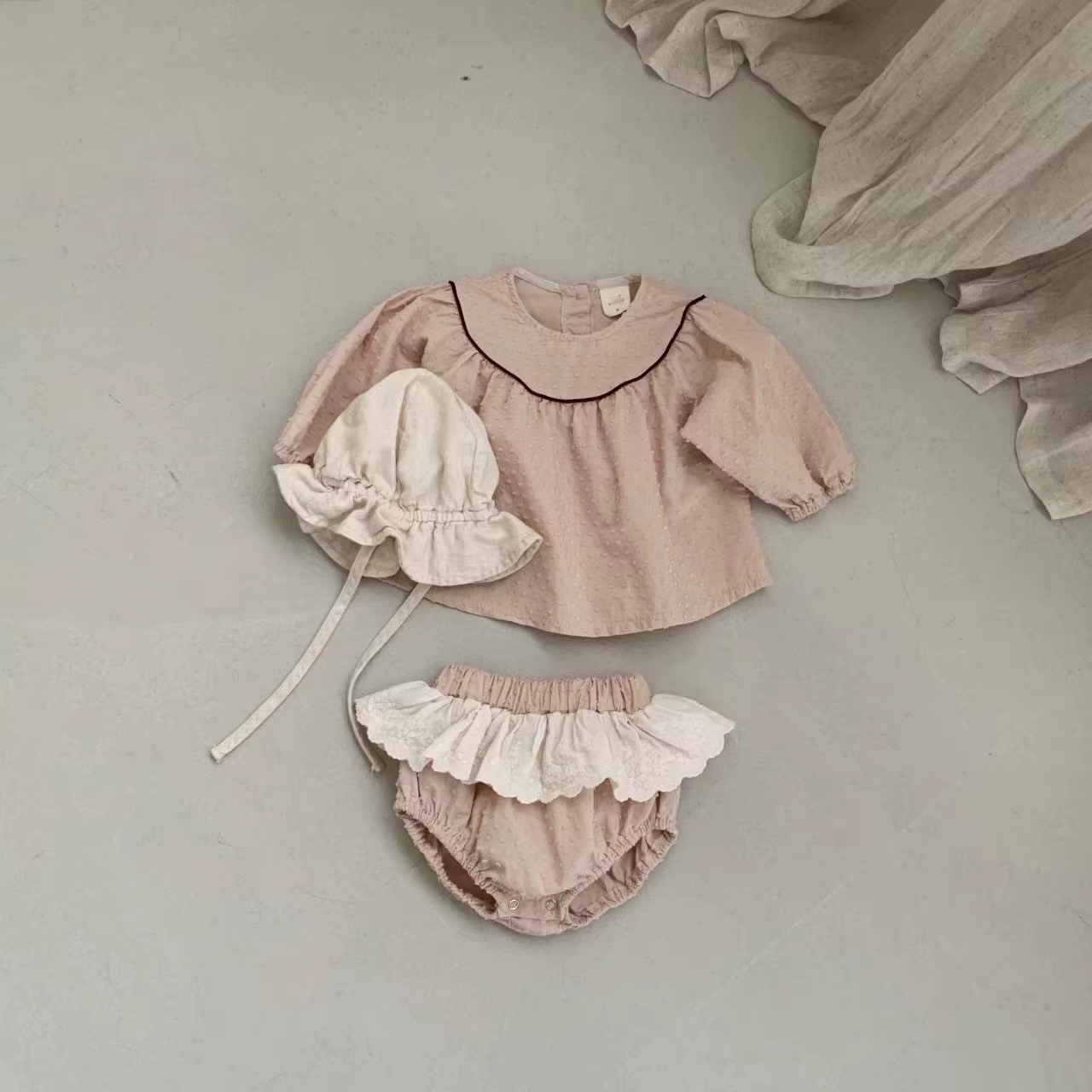Pantalones cortos de niña con encaje y bordado estilo princesa - imagen 3