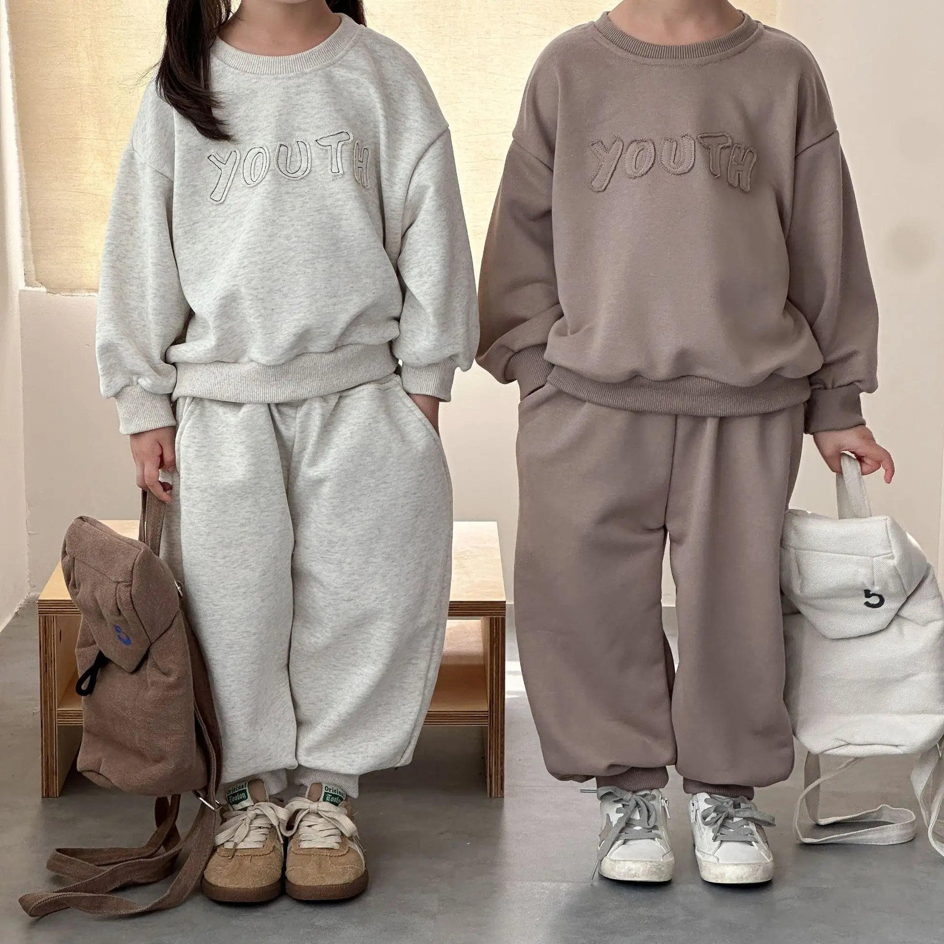 Conjuntos deportivos de otoño para bebés, sudadera con cuello redondo + pantalón de cintura elástica, conjuntos para niños pequeños, conjuntos informales simples de Color sólido para niños - imagen 4