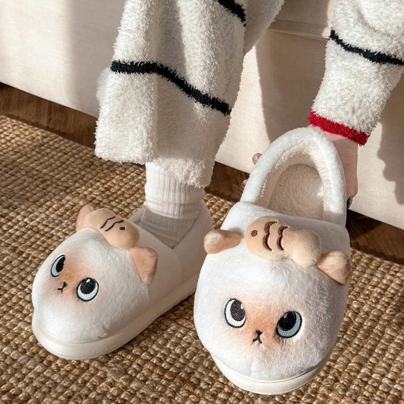 Nuevos zapatos de algodón para interiores para mujer, bonitos zapatos de casa cálidos de invierno con gato de dibujos animados, suela gruesa de felpa suave, zapato de algodón para el suelo del hogar para niñas - imagen 2