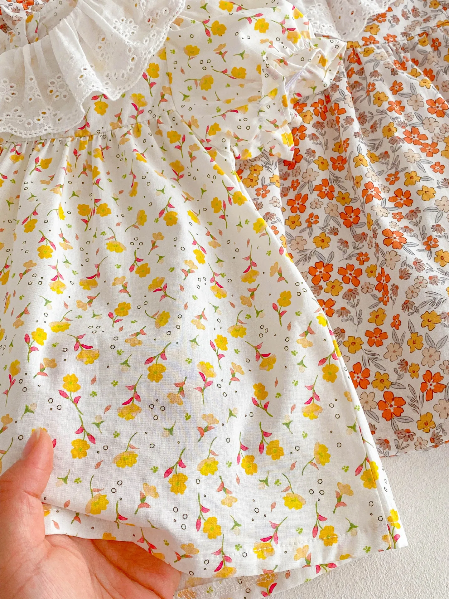 Vestido floral de princesa para niña – manga corta con encaje y cuello loto - imagen 5