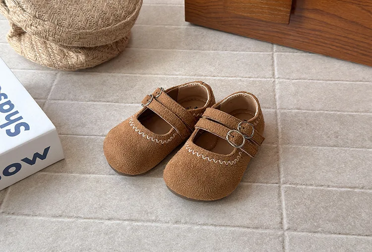 Zapatos de cuero con suela suave para niño