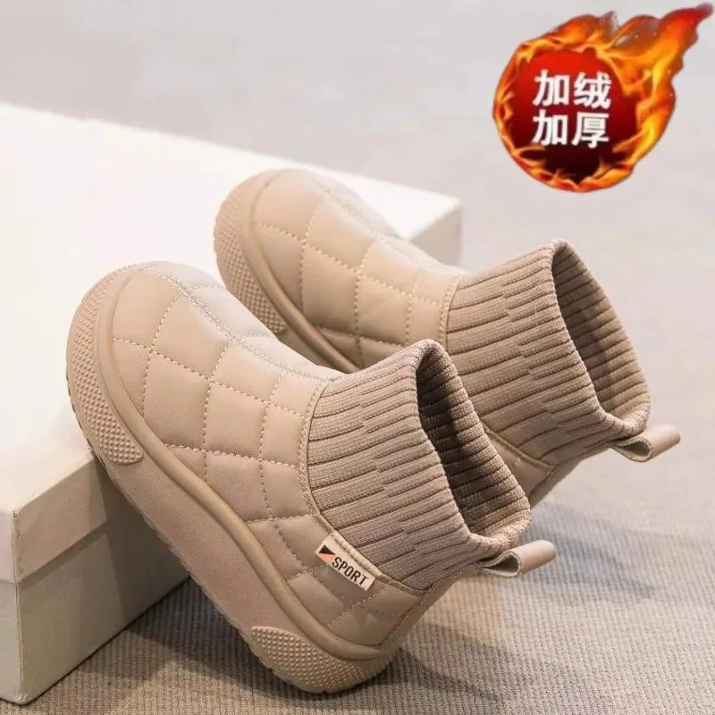 Bota de invierno para niños, novedad de 2025, bota Retro plana y cálida para bebé, bota informal a la moda para niñas, botas de nieve de terciopelo antideslizantes, botas cortas de otoño - imagen 4