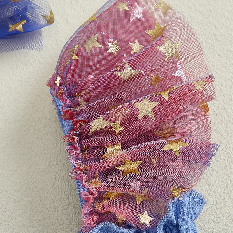 Conjunto de 2 piezas para niña de 0 a 18 meses, traje del 4 de julio con estampado de letras y estrellas, mameluco de manga voladora ahumada y diadema con lazo - imagen 5